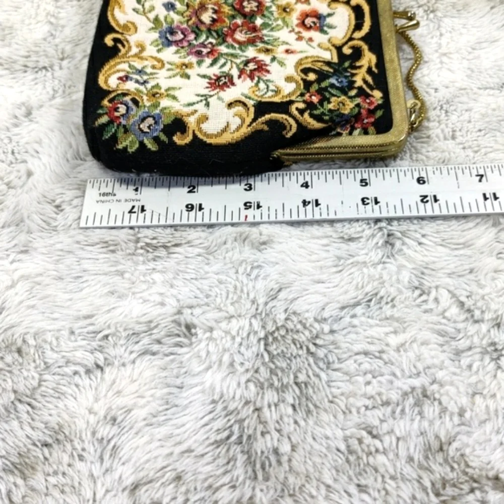 Vintage Tapestry Beautiful Floral / Black Purse & Gold Clasps - Picture 11 of 15